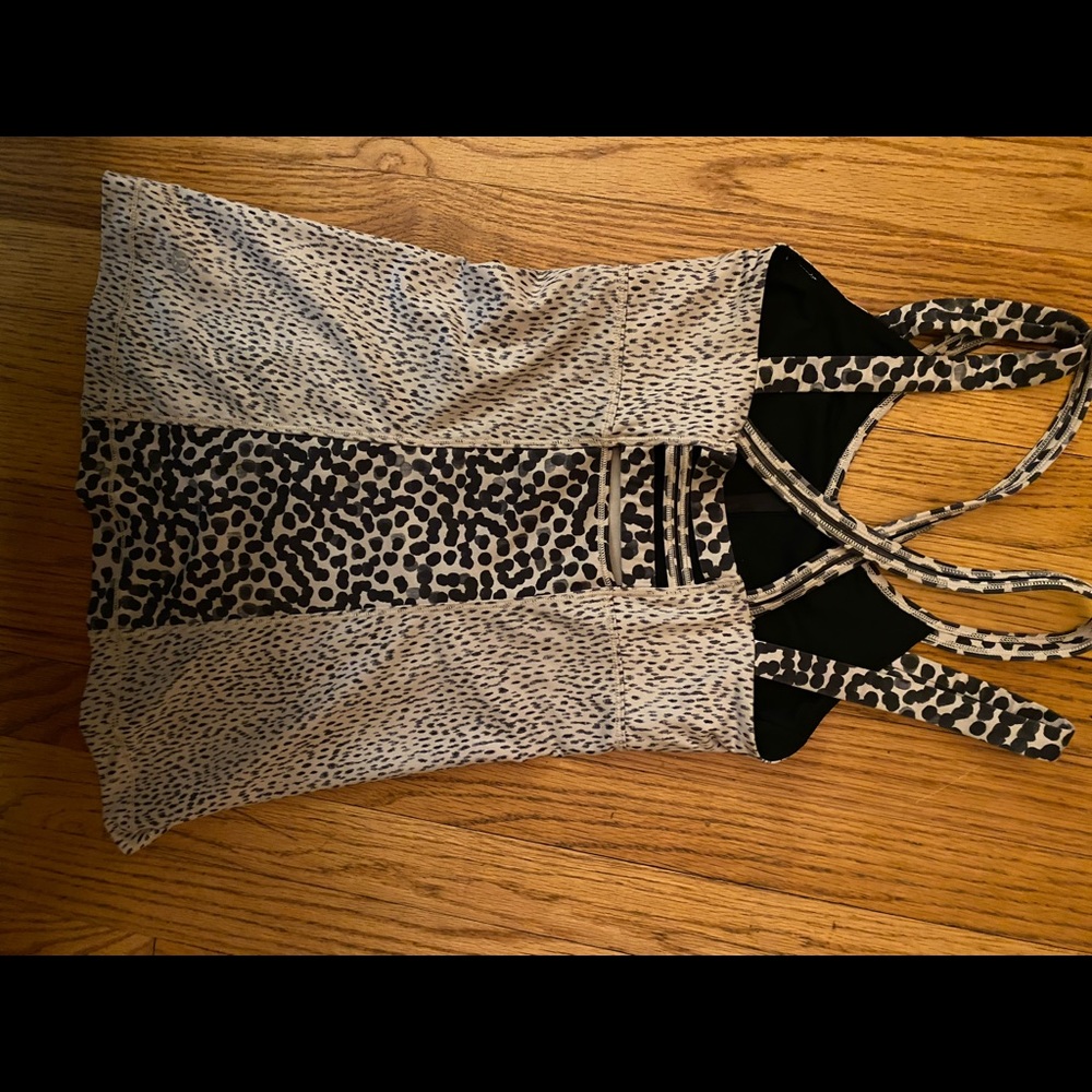 Lululemon top size 4 - Picture 4 of 4